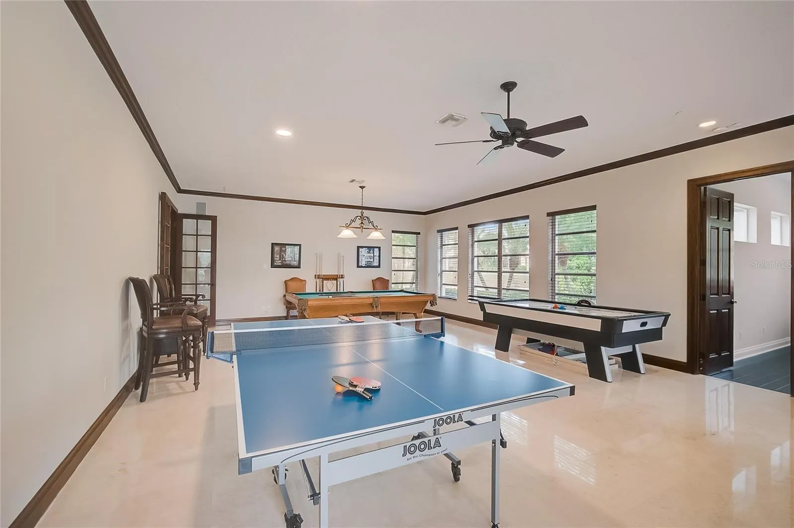 854 MACEWEN DR