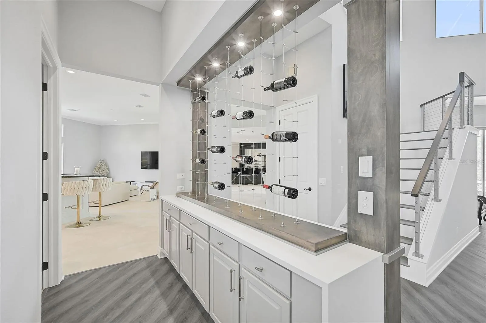 854 MACEWEN DR