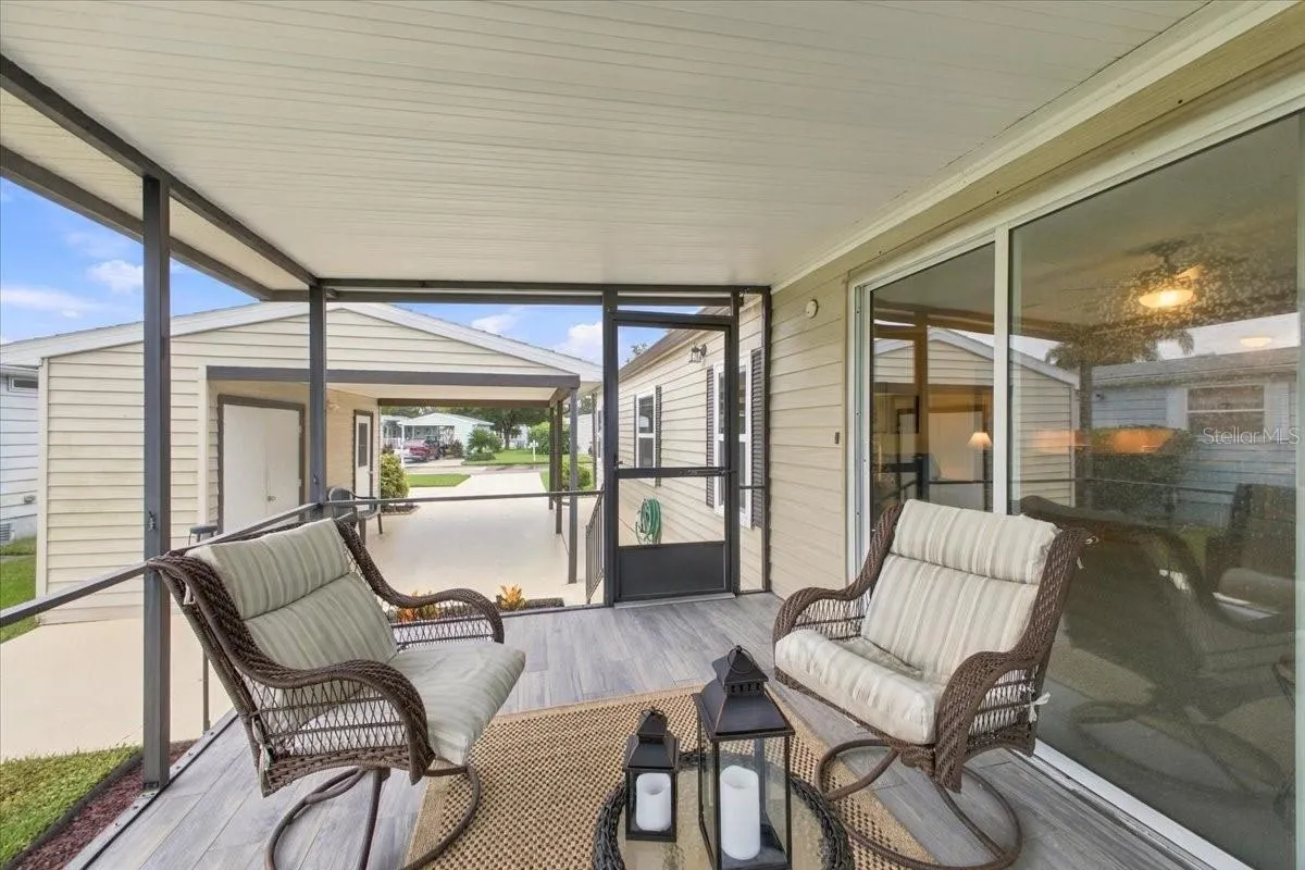 4 MEADOWLARK CIR