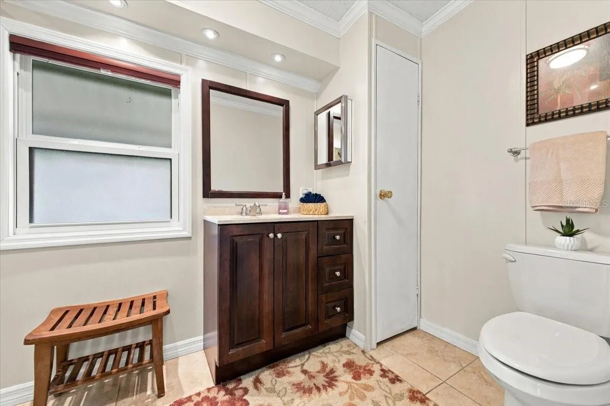 4 MEADOWLARK CIR