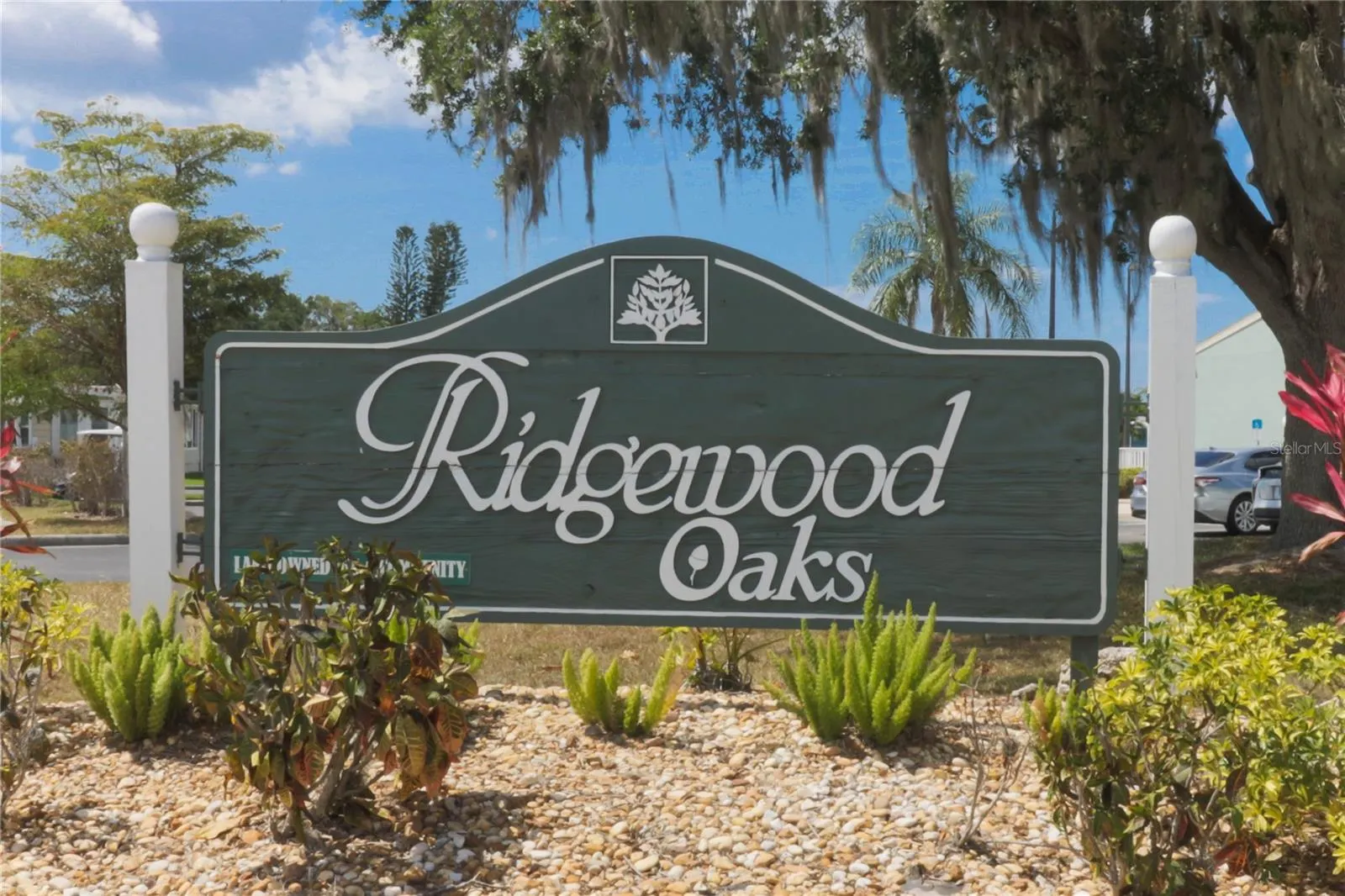 4 MEADOWLARK CIR
