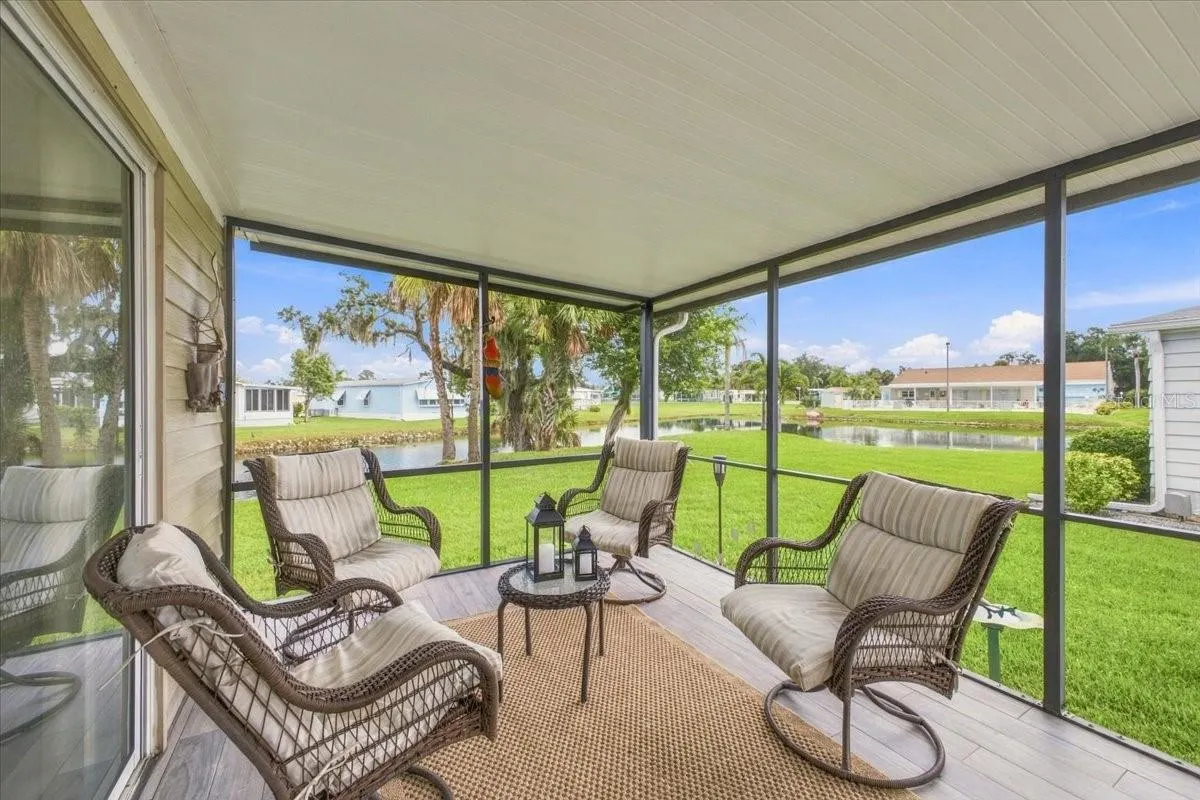 4 MEADOWLARK CIR