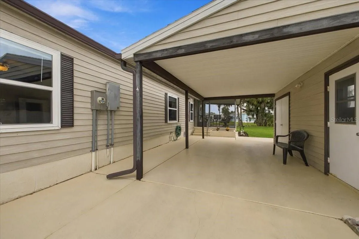 4 MEADOWLARK CIR
