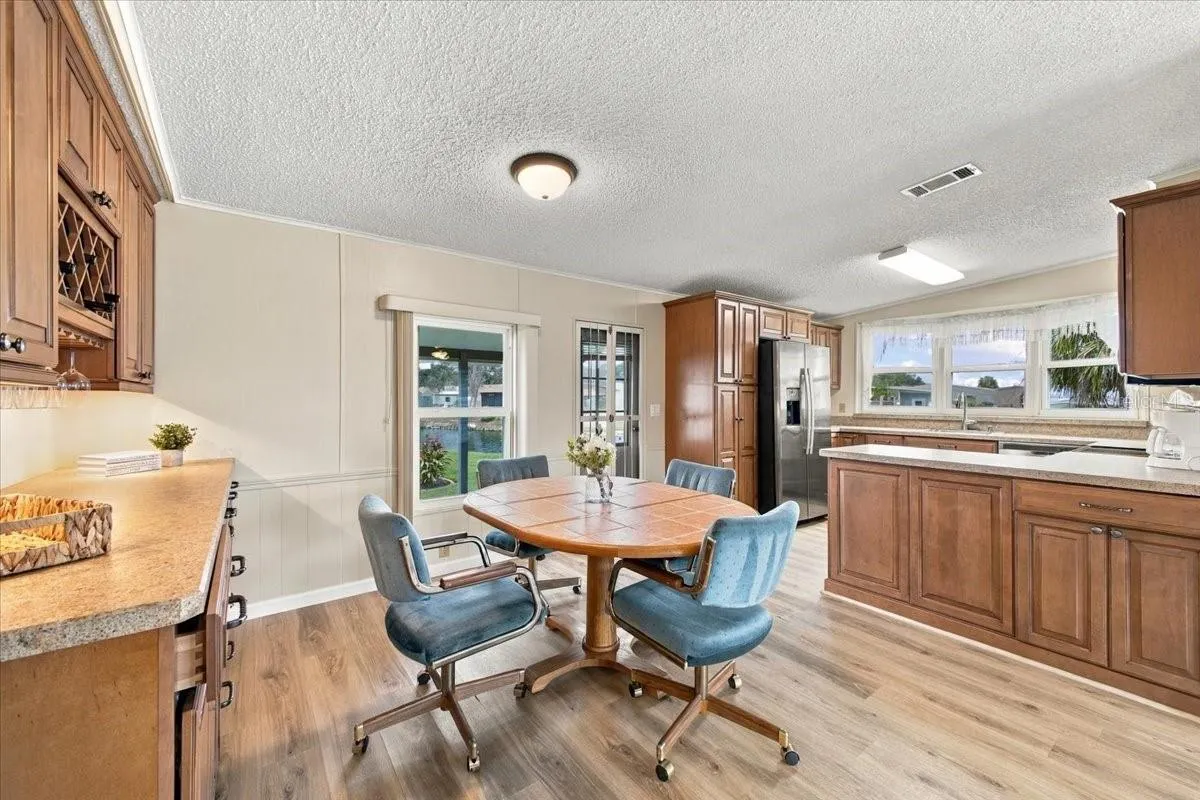 4 MEADOWLARK CIR