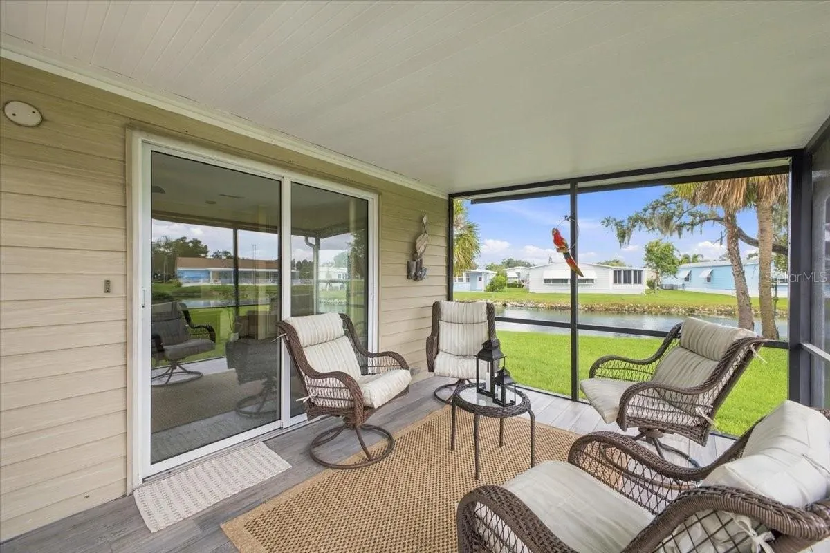 4 MEADOWLARK CIR