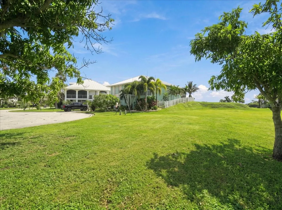 71 ISLAND CT