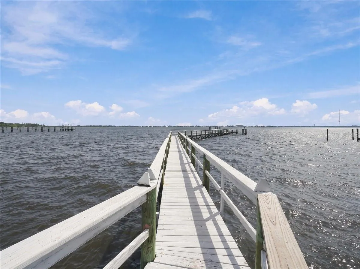 71 ISLAND CT