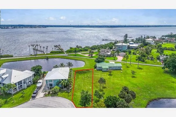 71 ISLAND CT