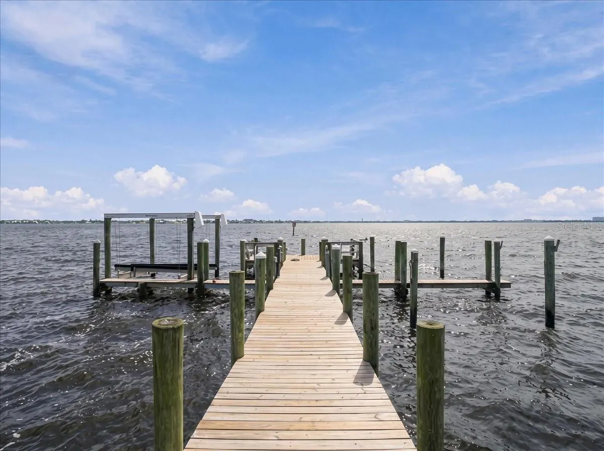 71 ISLAND CT