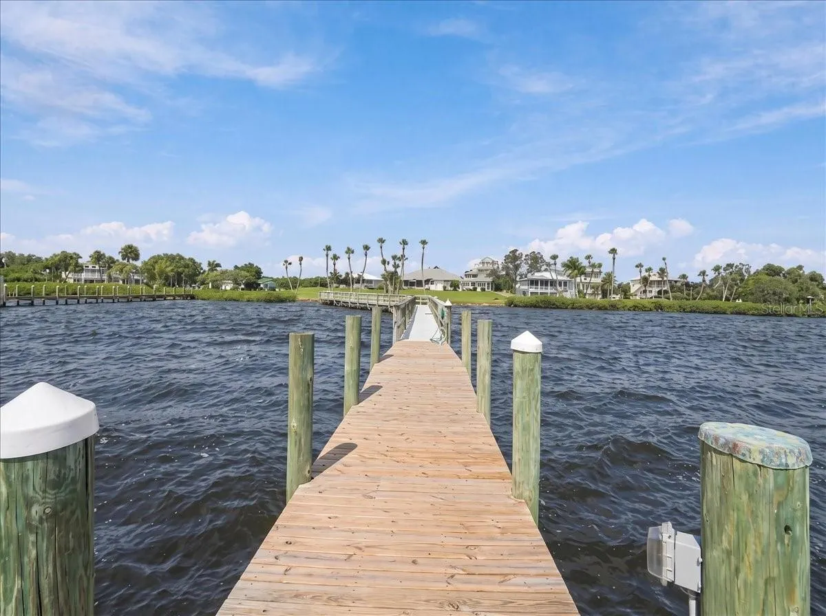 71 ISLAND CT