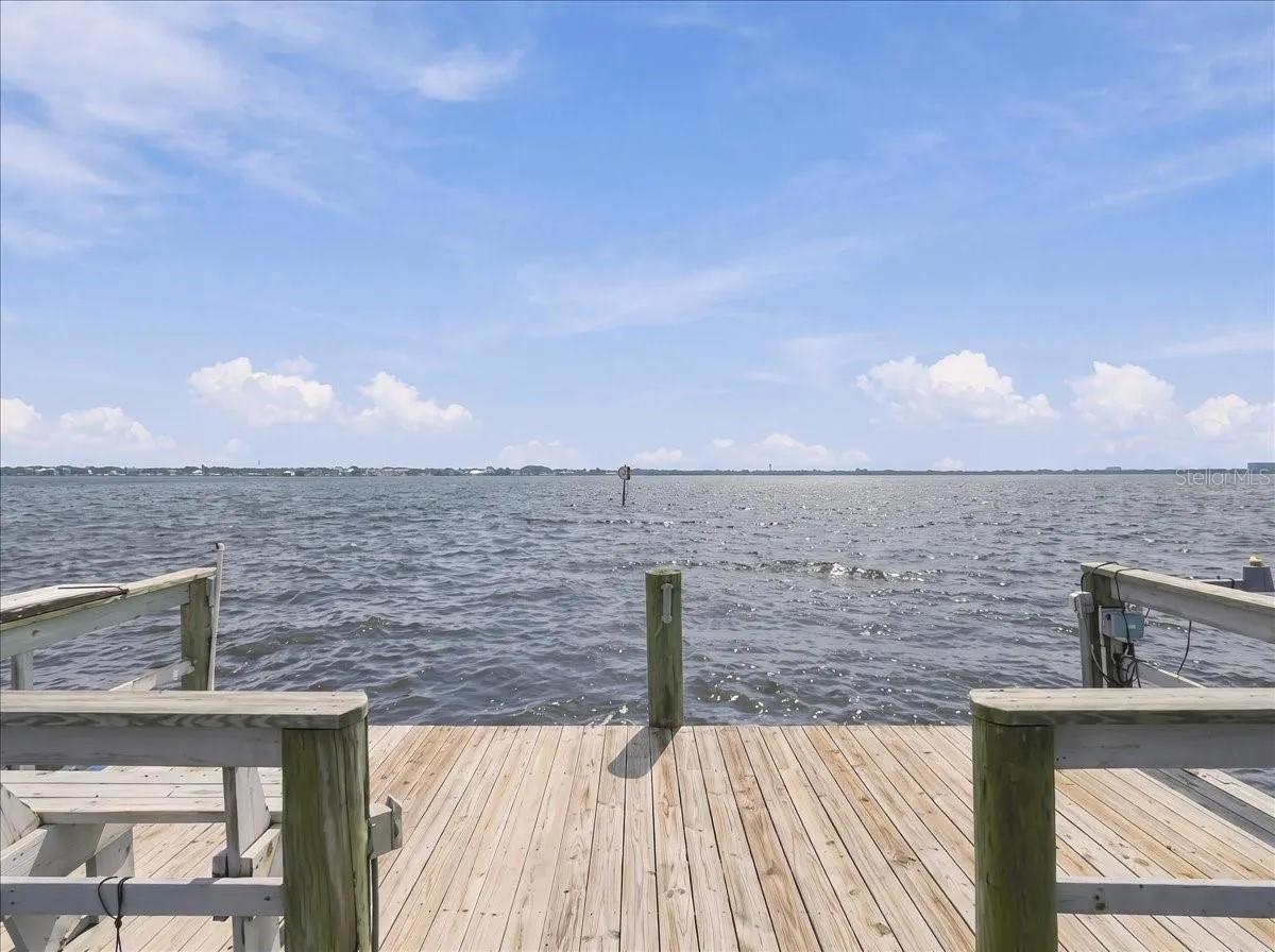 71 ISLAND CT