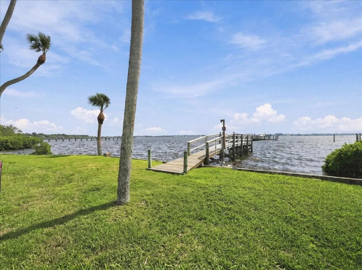 71 ISLAND CT