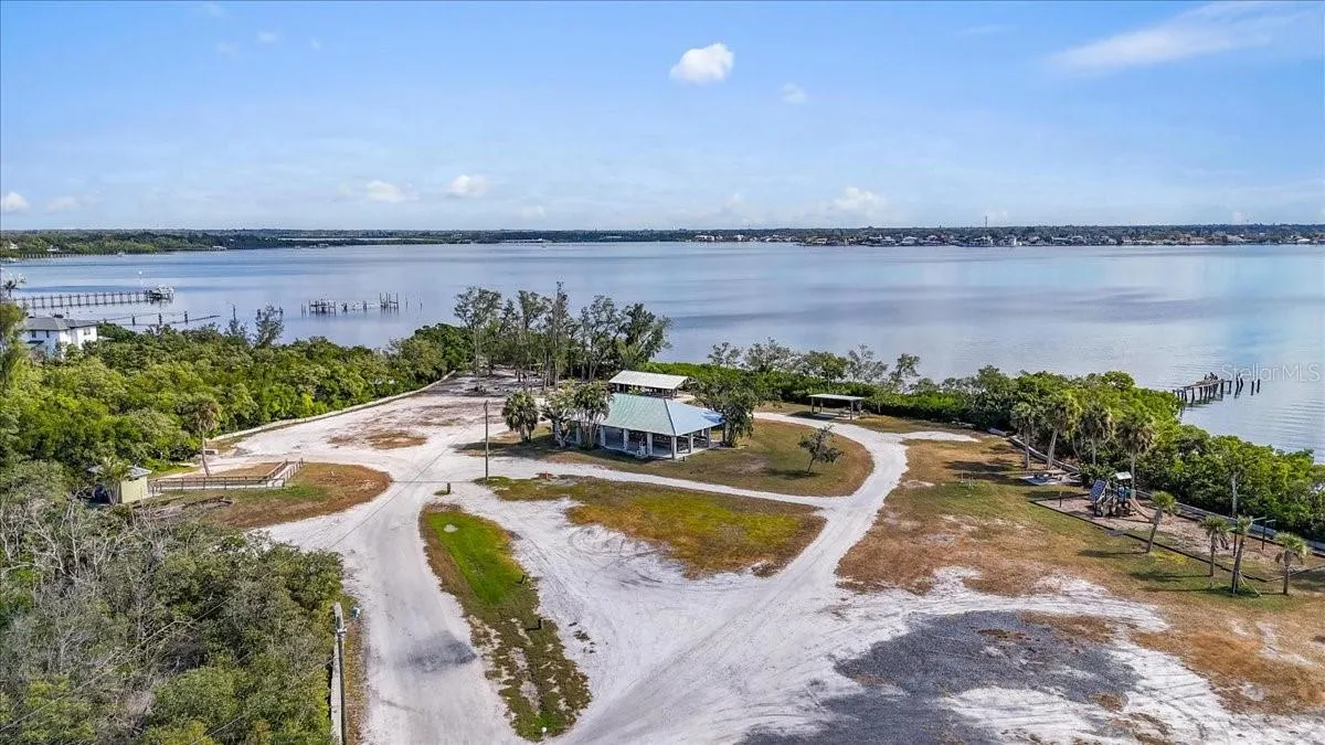 71 ISLAND CT
