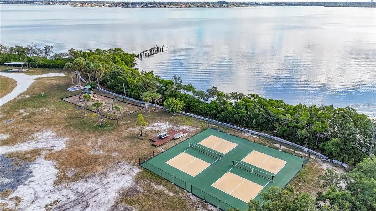 71 ISLAND CT