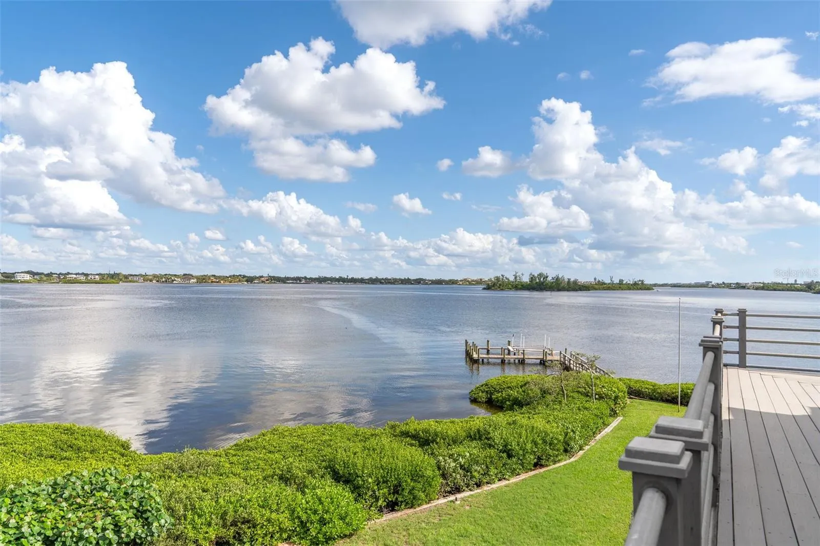 4196 ROBERTS POINT CIR