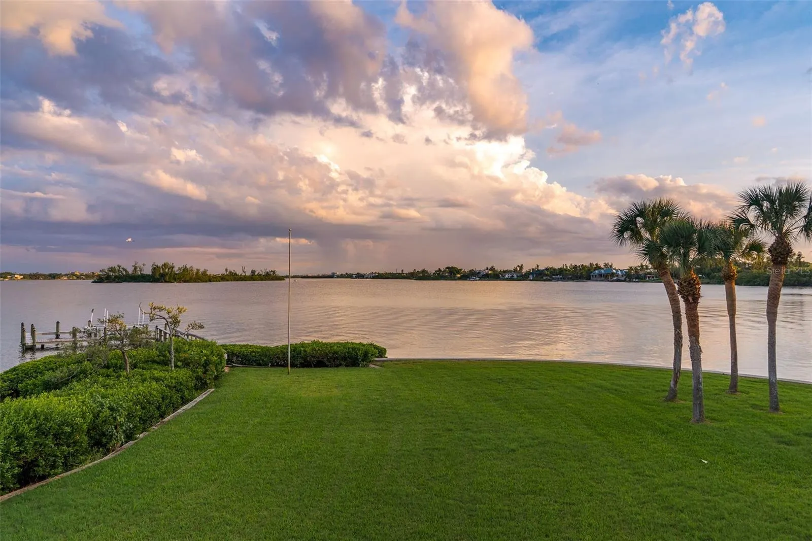 4196 ROBERTS POINT CIR