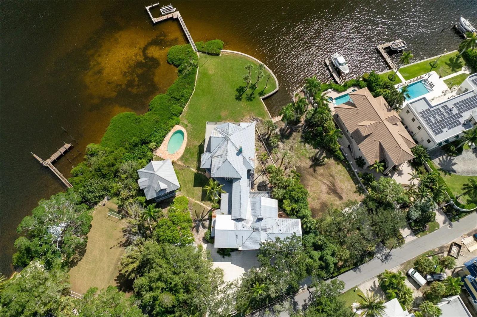 4196 ROBERTS POINT CIR