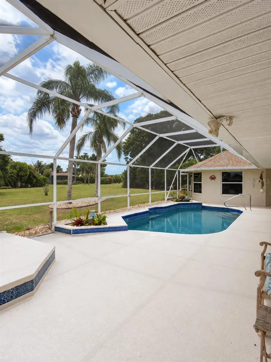 393 VISTA WOOD DR