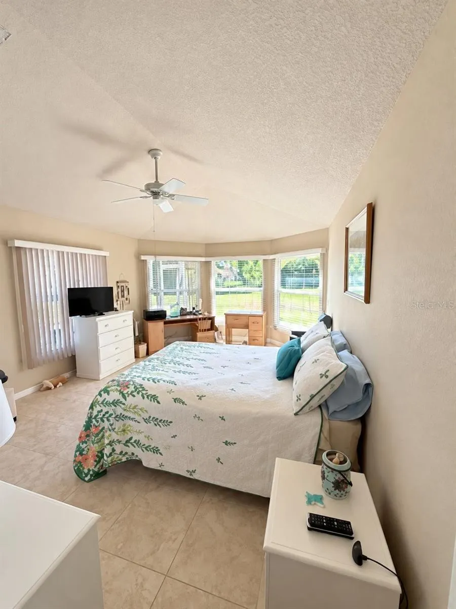 393 VISTA WOOD DR