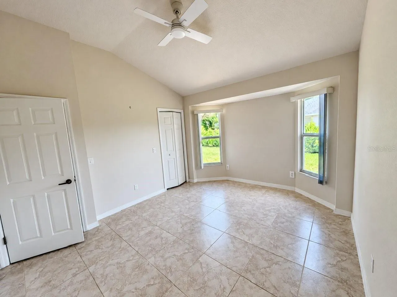 393 VISTA WOOD DR