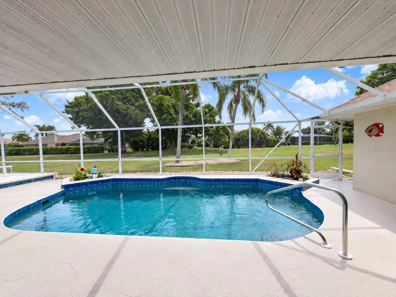 393 VISTA WOOD DR