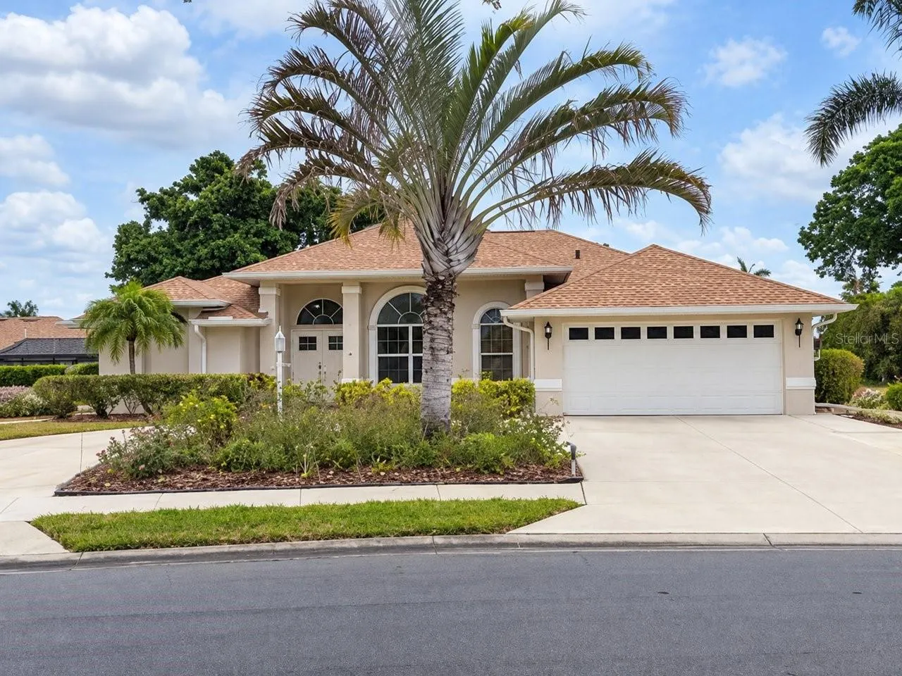 393 VISTA WOOD DR