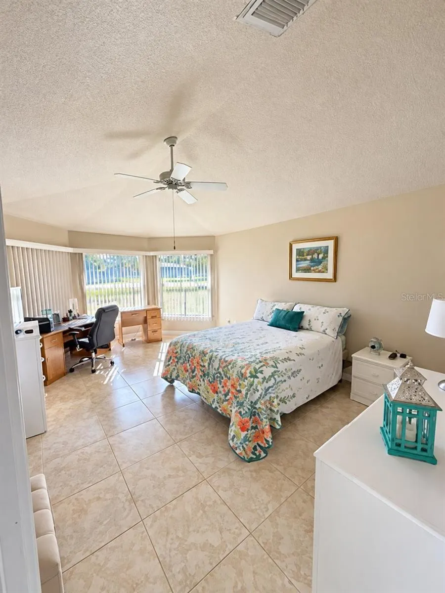 393 VISTA WOOD DR