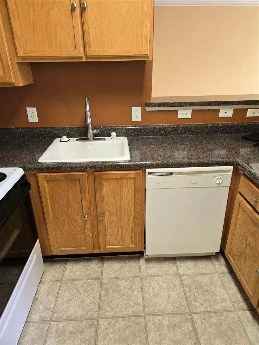 4802 51 ST W #1212 #1212