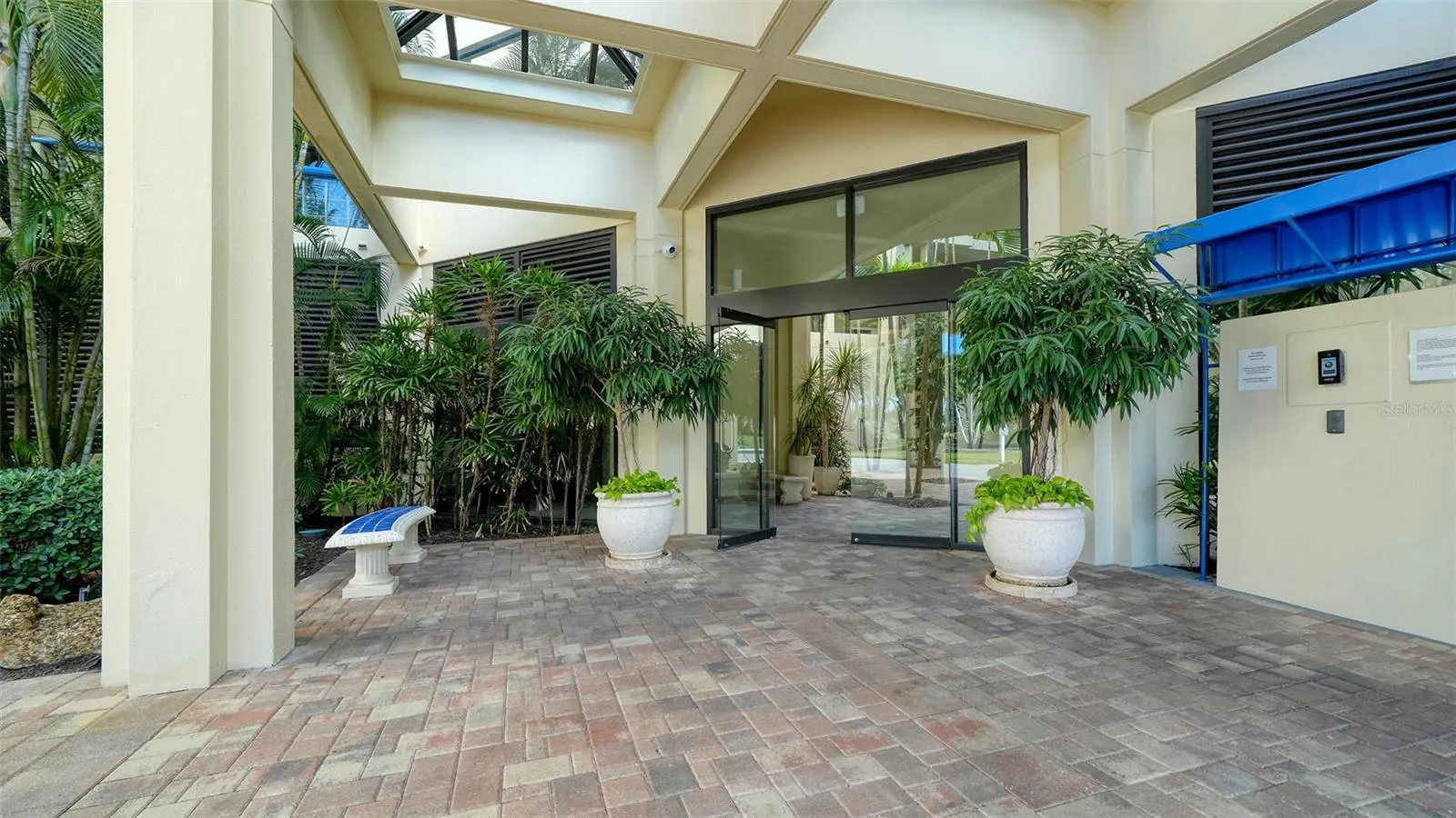 2110 HARBOURSIDE DR #523 #523