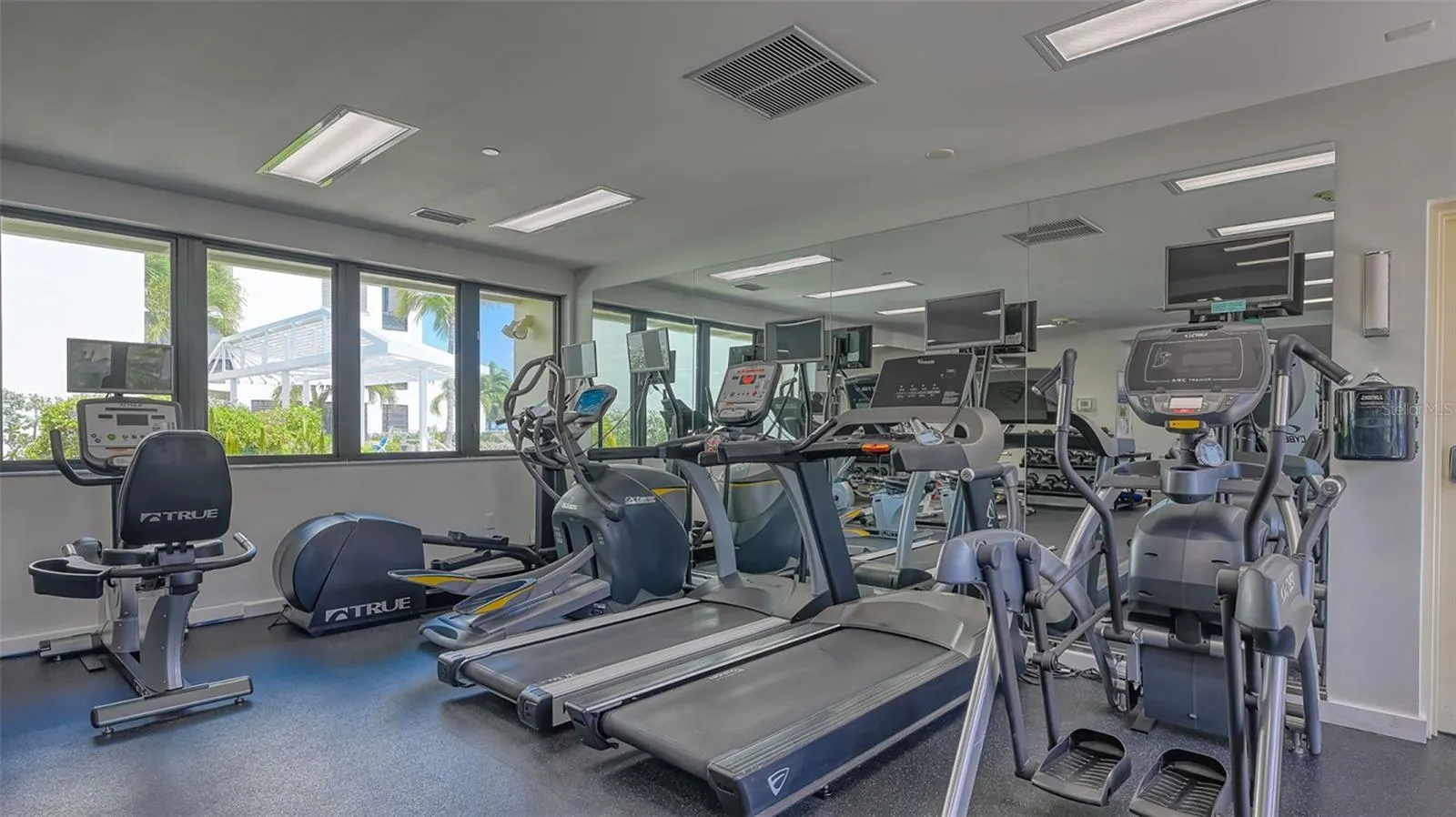2110 HARBOURSIDE DR #523 #523