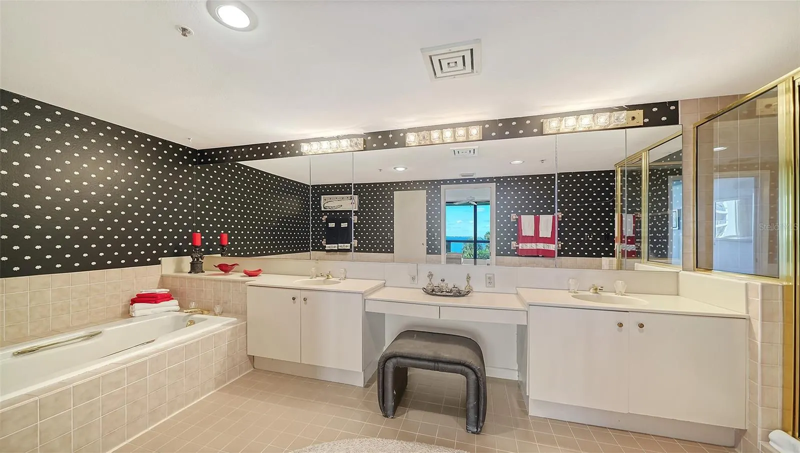 2110 HARBOURSIDE DR #523 #523