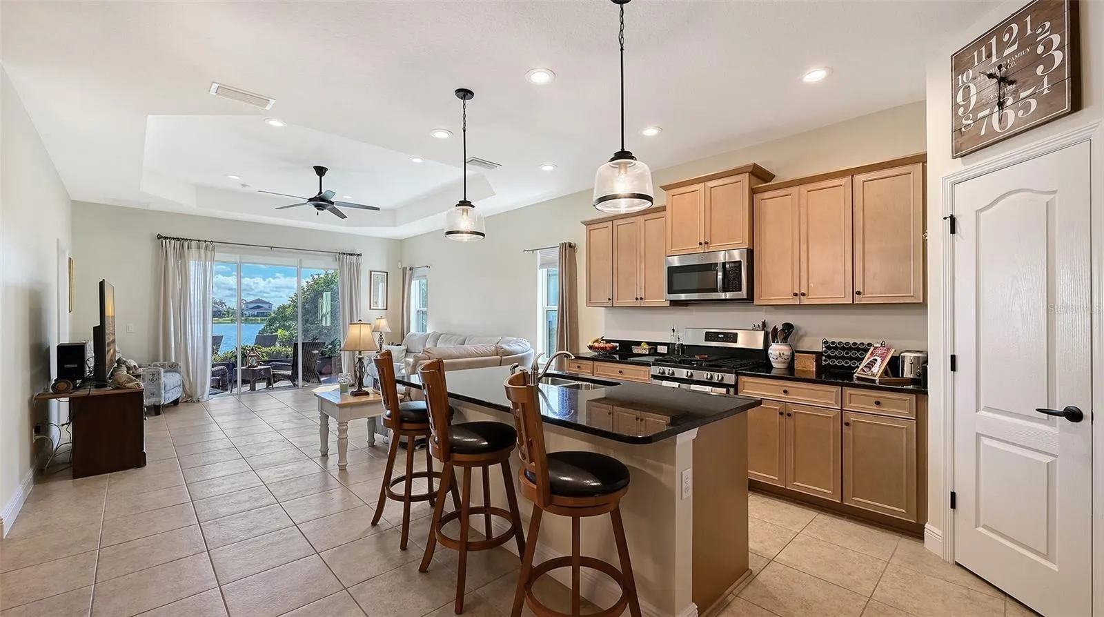 4716 FOXTAIL DR
