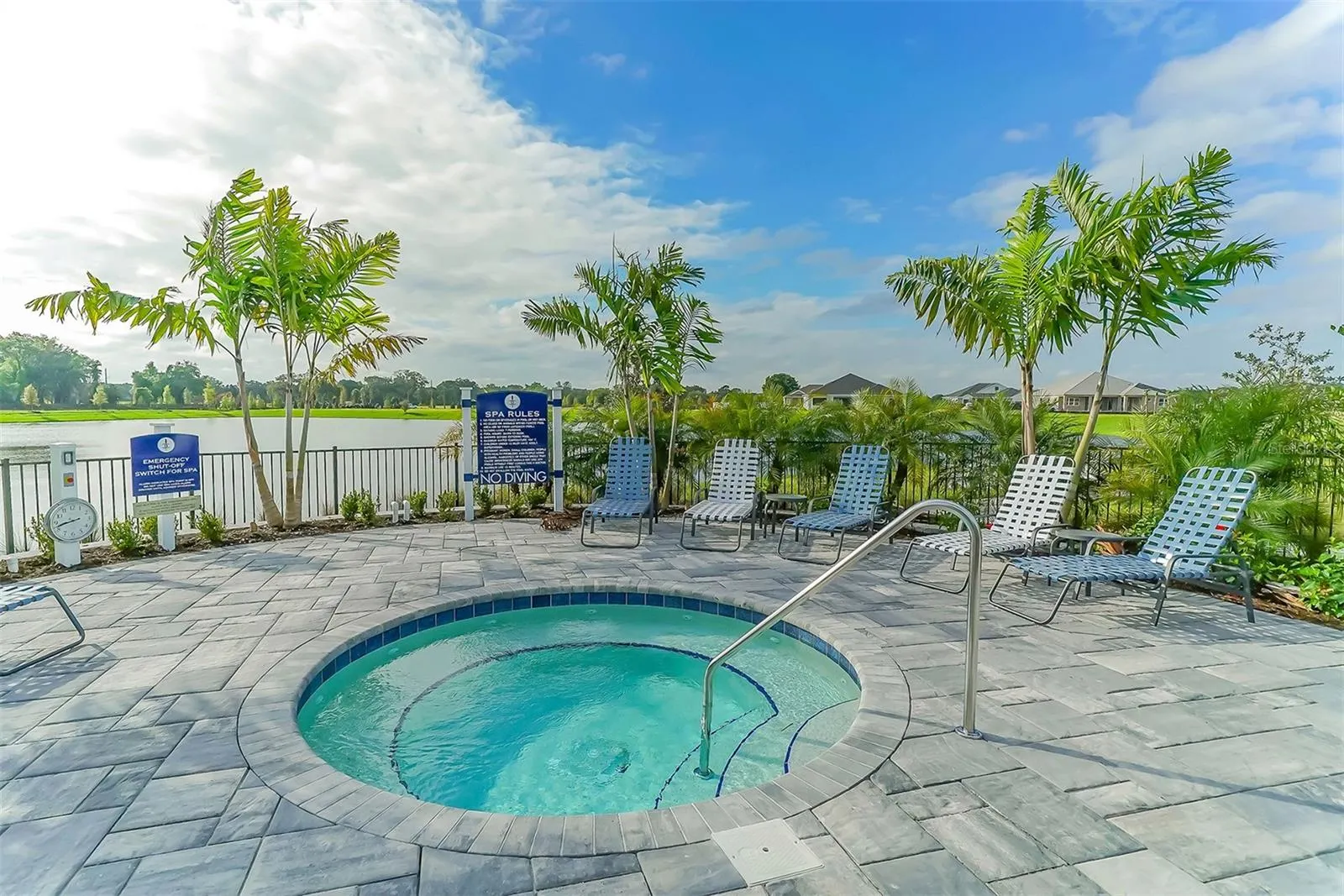 4716 FOXTAIL DR