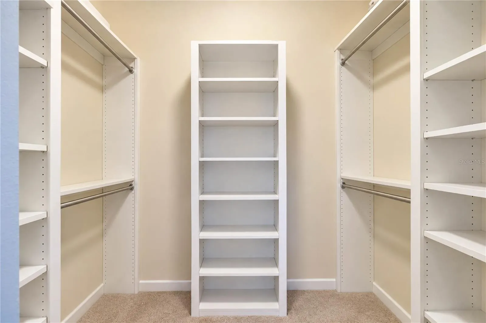 1511 NAPOLI DR E