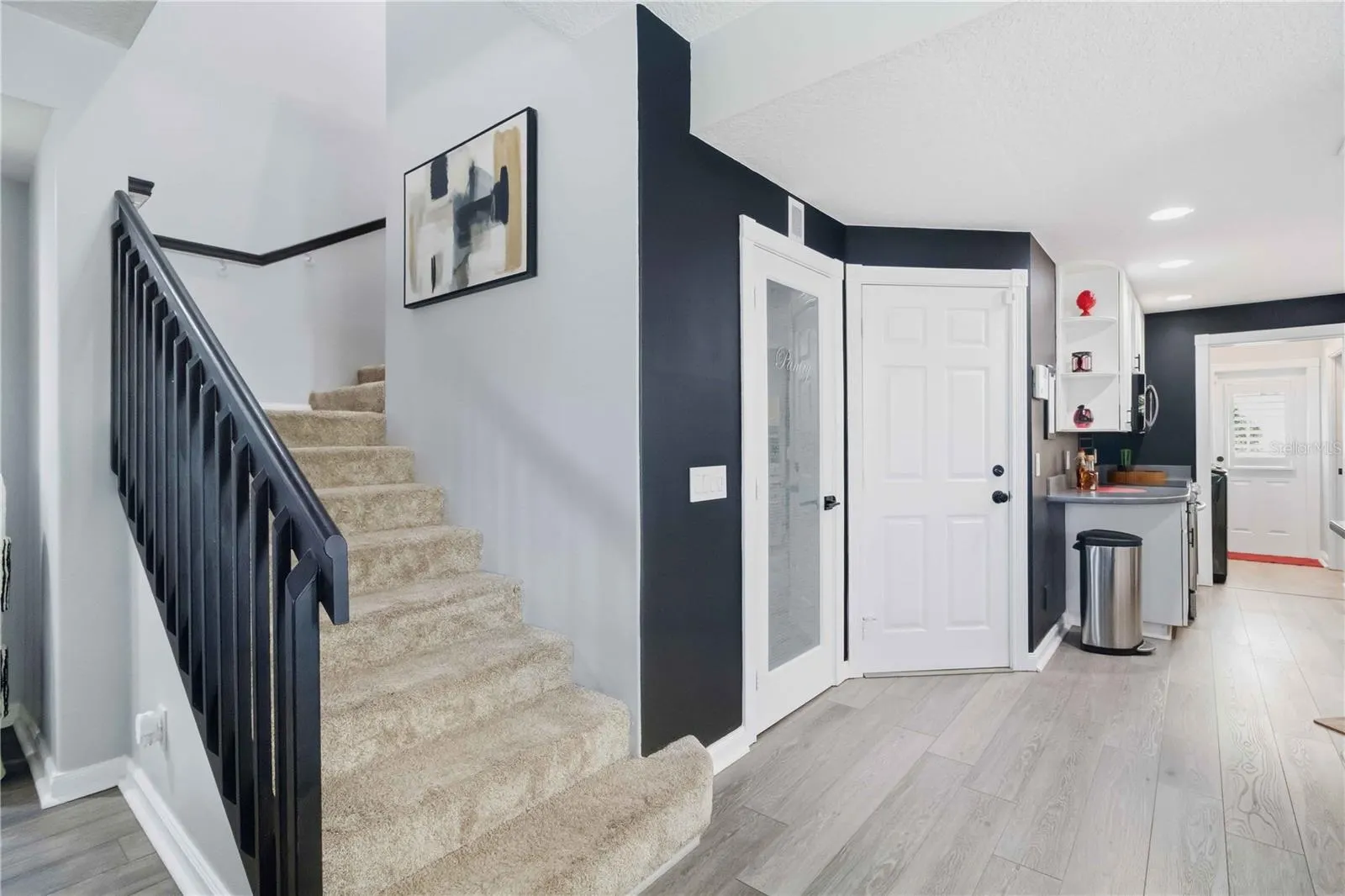 1511 NAPOLI DR E