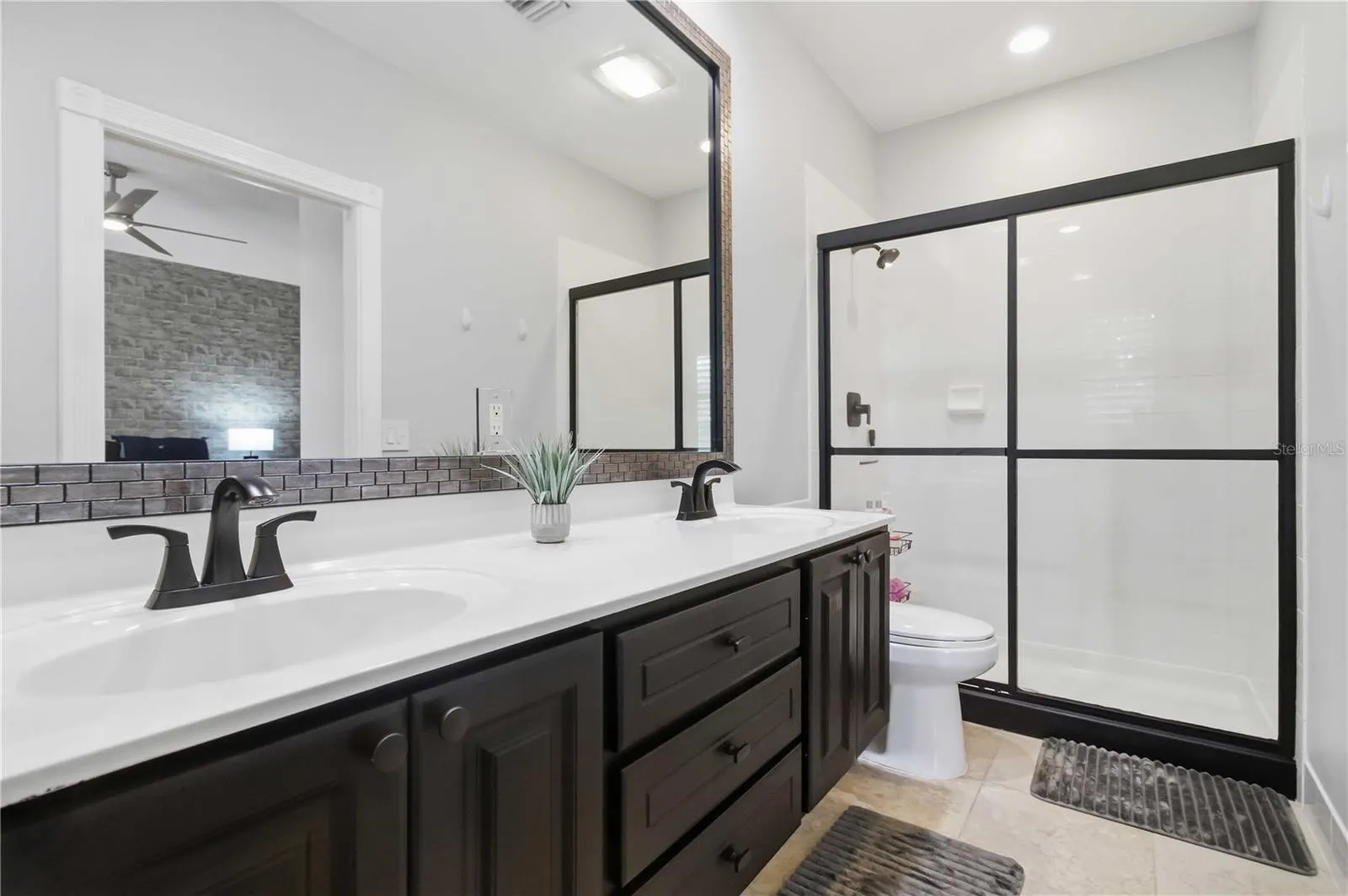 1511 NAPOLI DR E