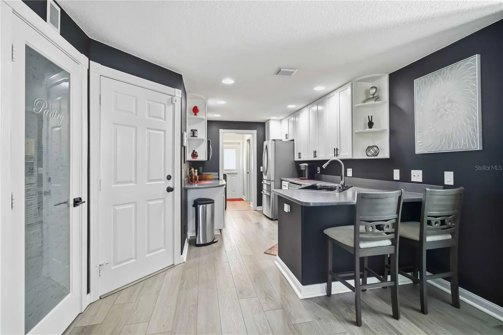1511 NAPOLI DR E
