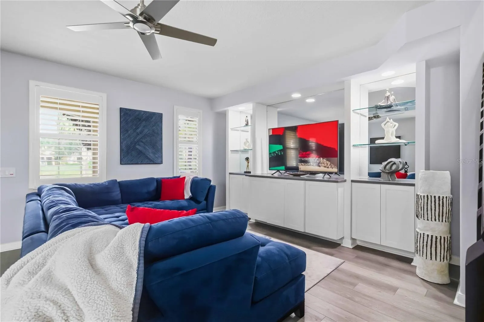 1511 NAPOLI DR E