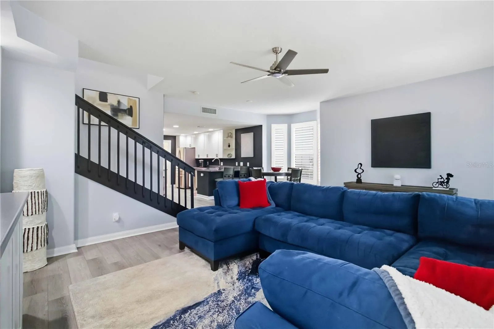 1511 NAPOLI DR E