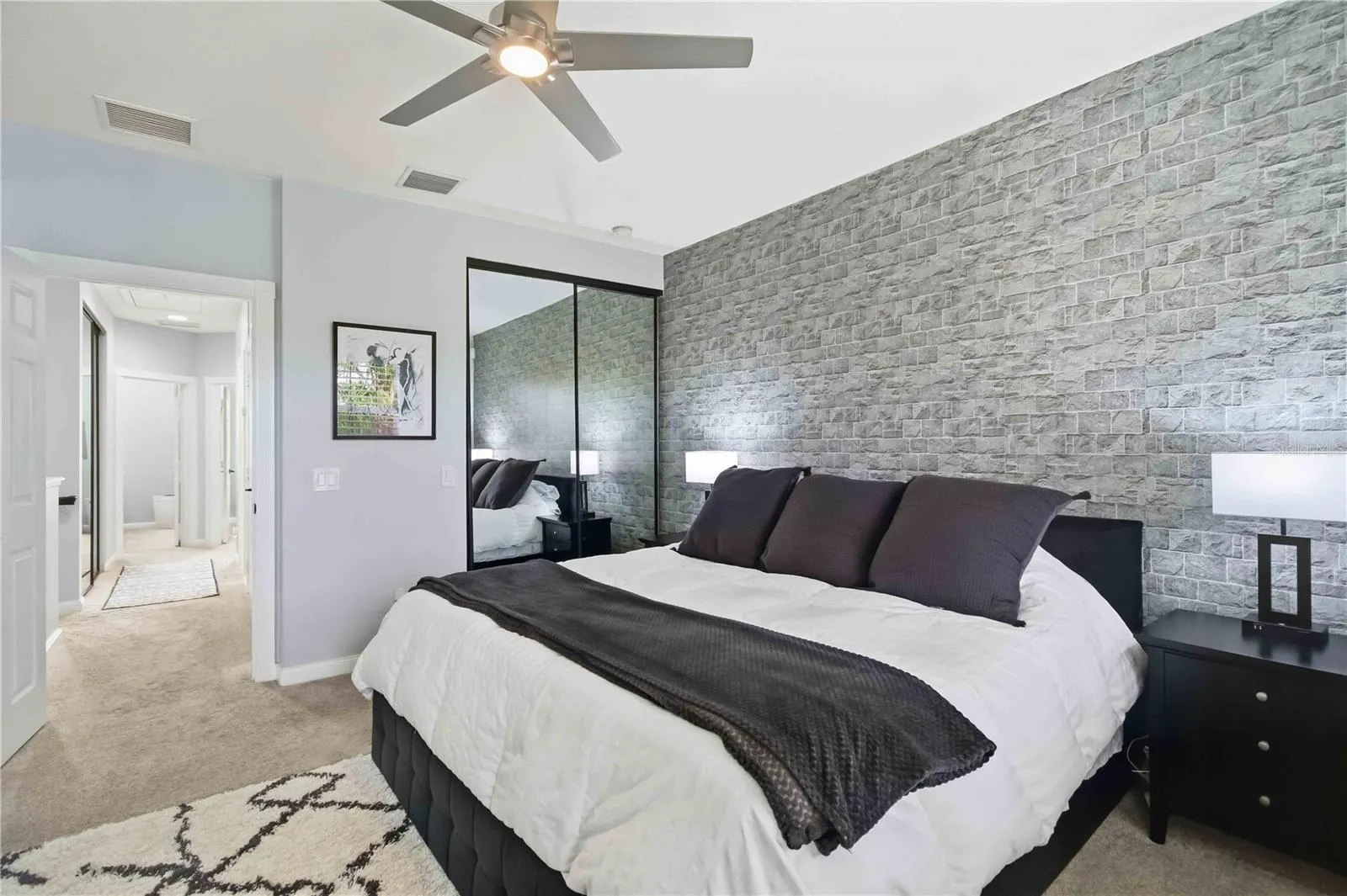 1511 NAPOLI DR E