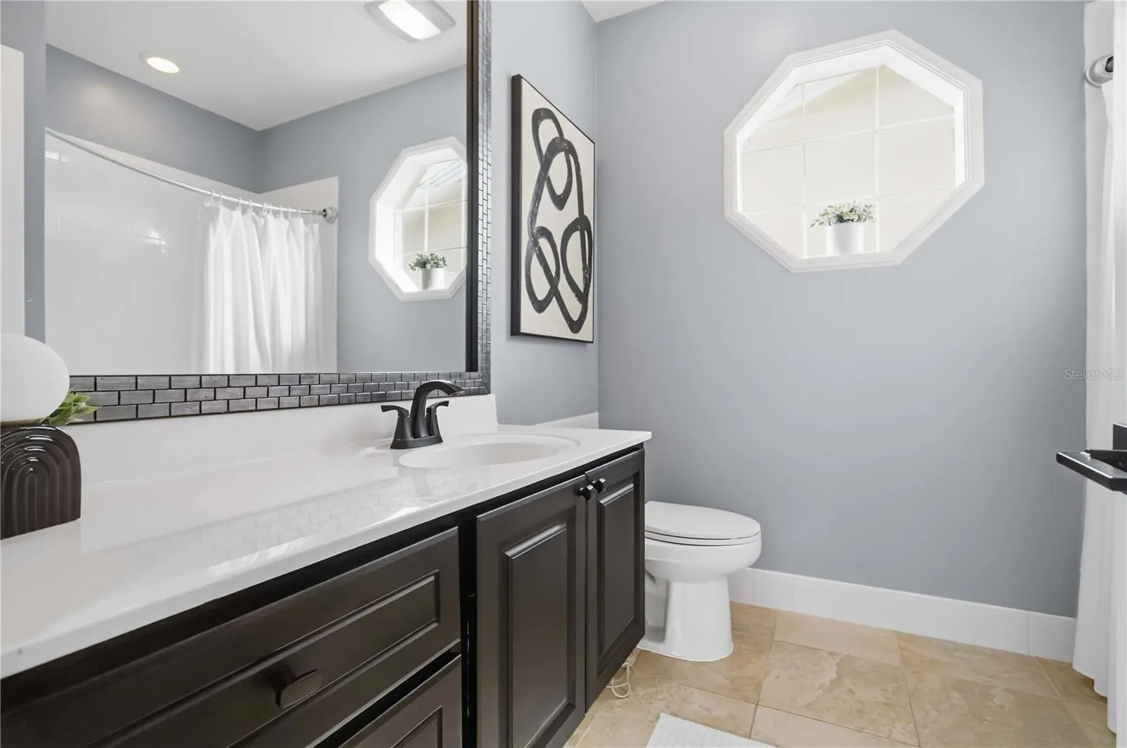1511 NAPOLI DR E