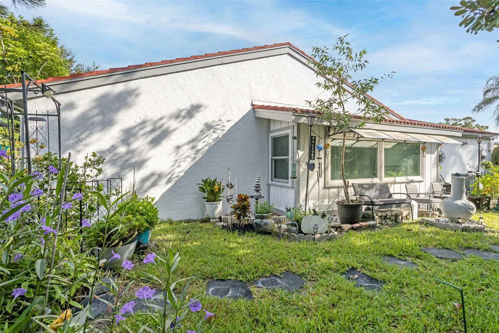 7236 LAS CASAS DR