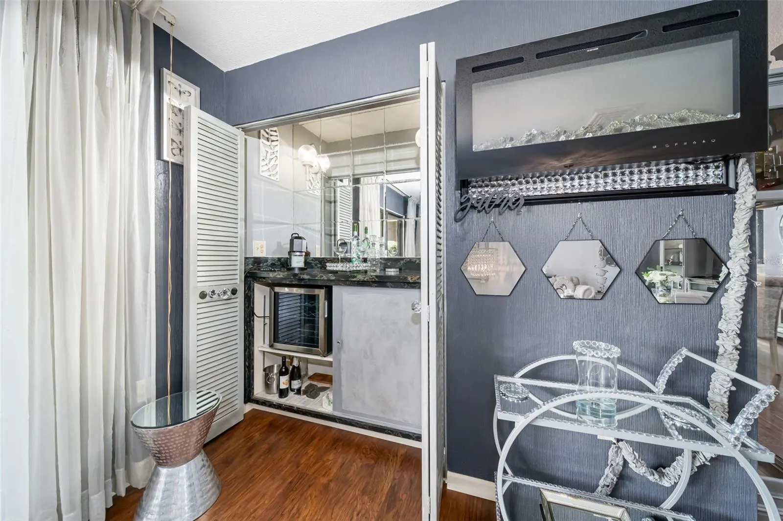 7236 LAS CASAS DR