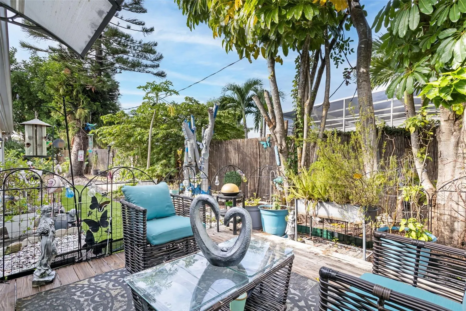 7236 LAS CASAS DR