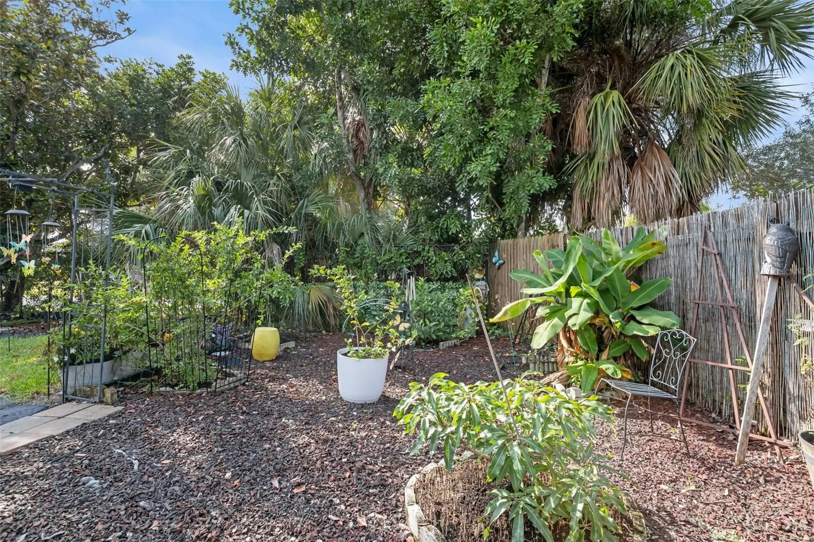 7236 LAS CASAS DR