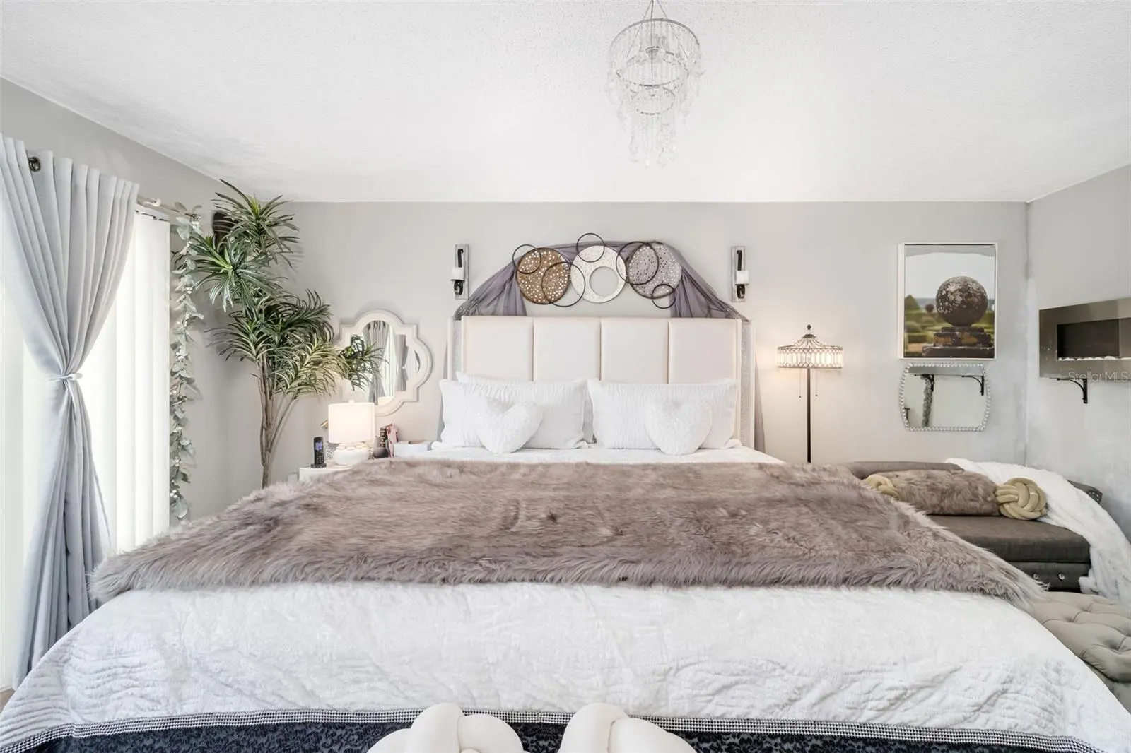 7236 LAS CASAS DR