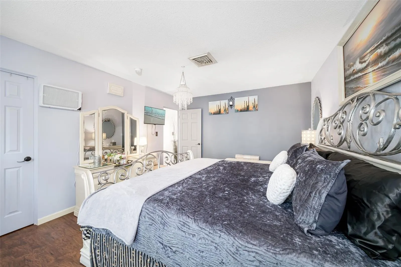 7236 LAS CASAS DR