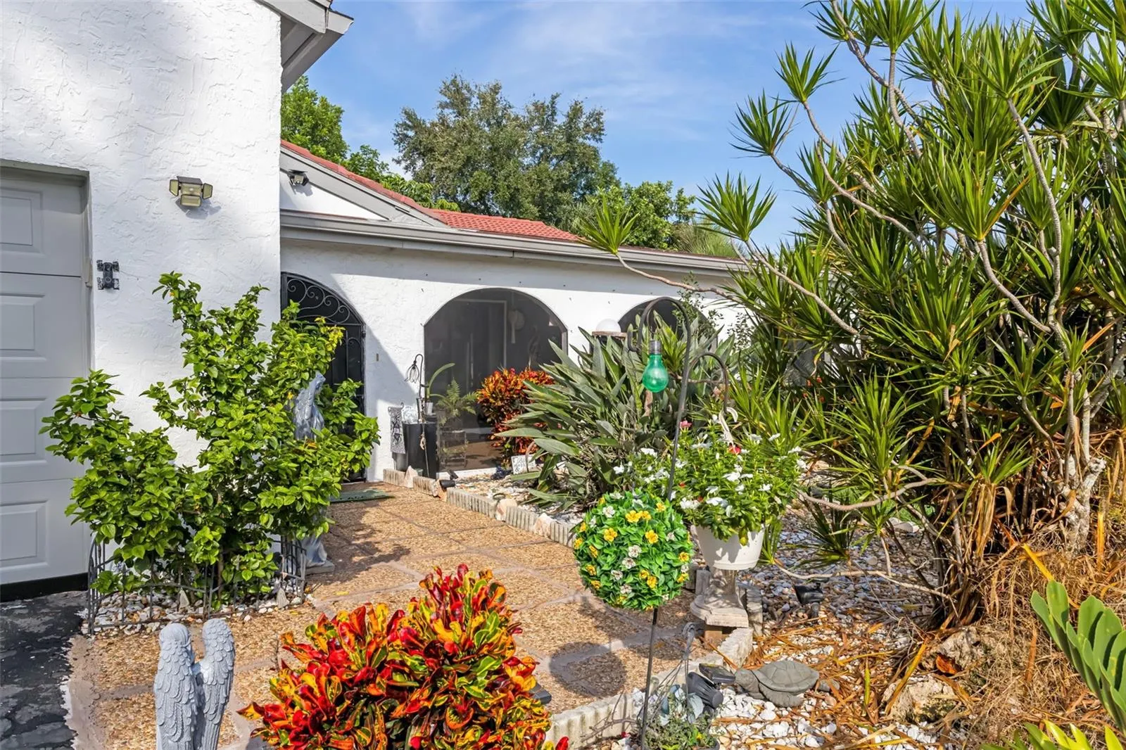 7236 LAS CASAS DR