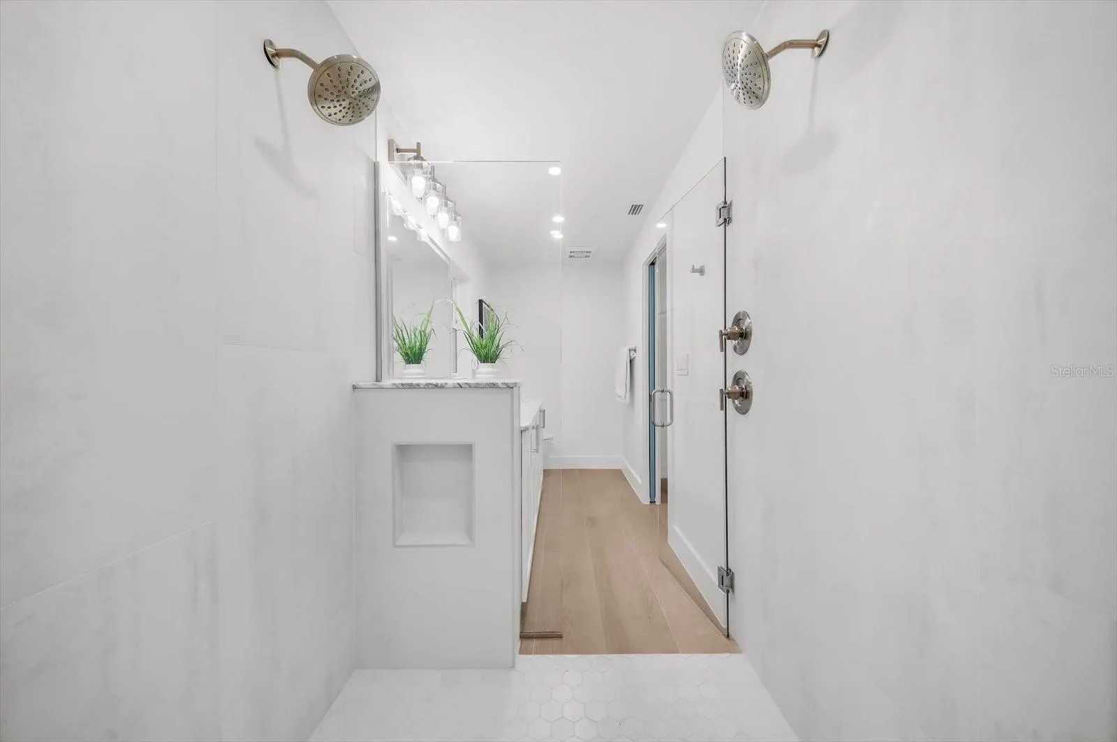 10304 KINGFISHER RD W