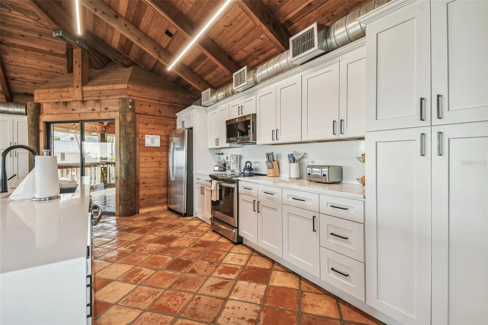 7147 LA LENAIRE DR